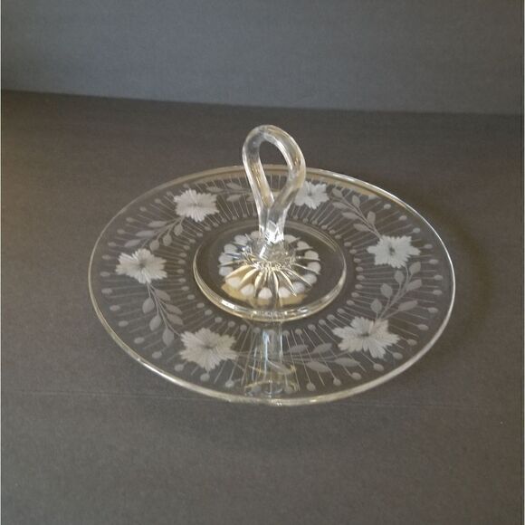 Vintage round etched glass serving tray - Picture 1 of 6